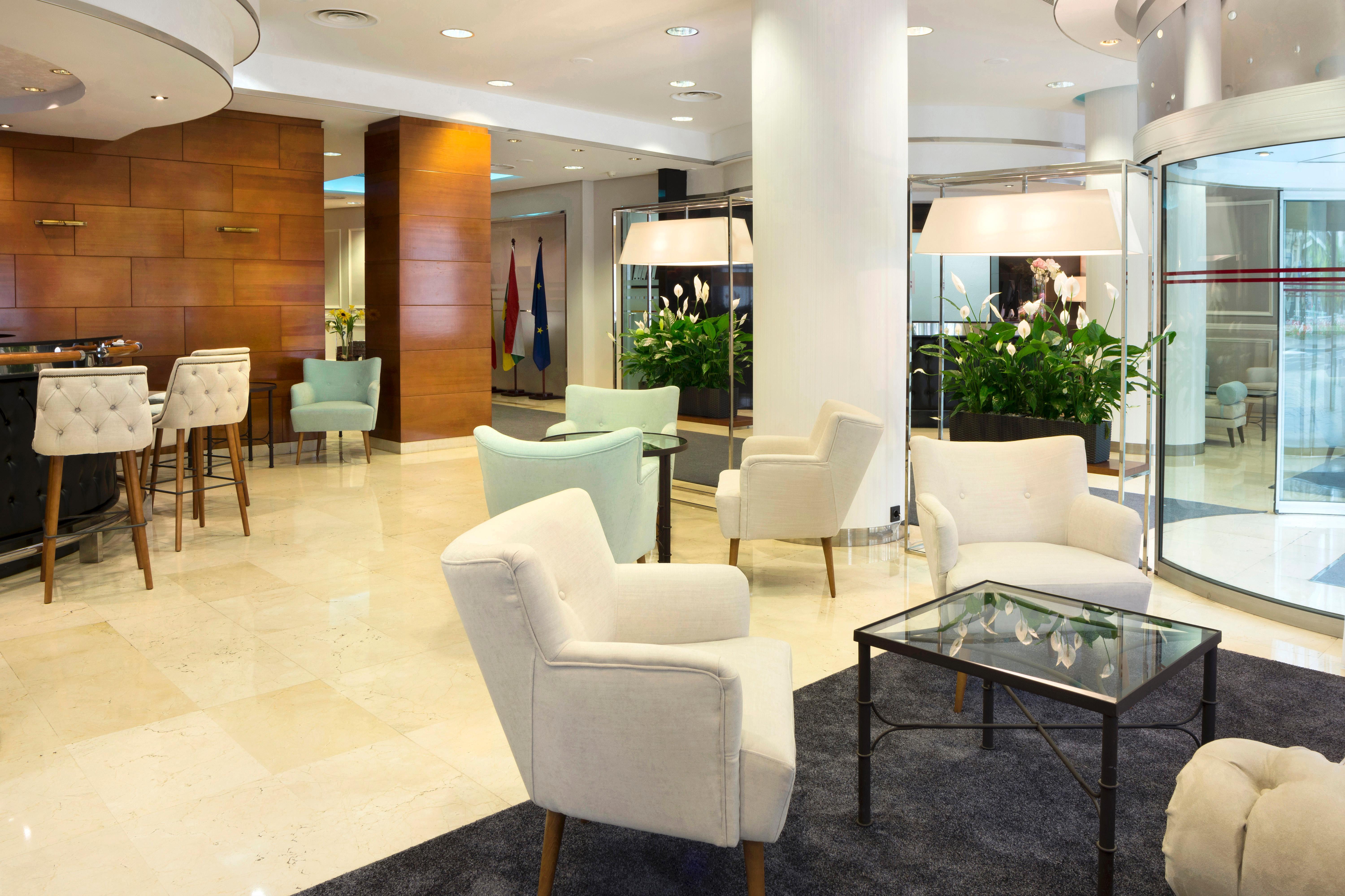 Hotel Gran Via โลโกรโญ ภายนอก รูปภาพ