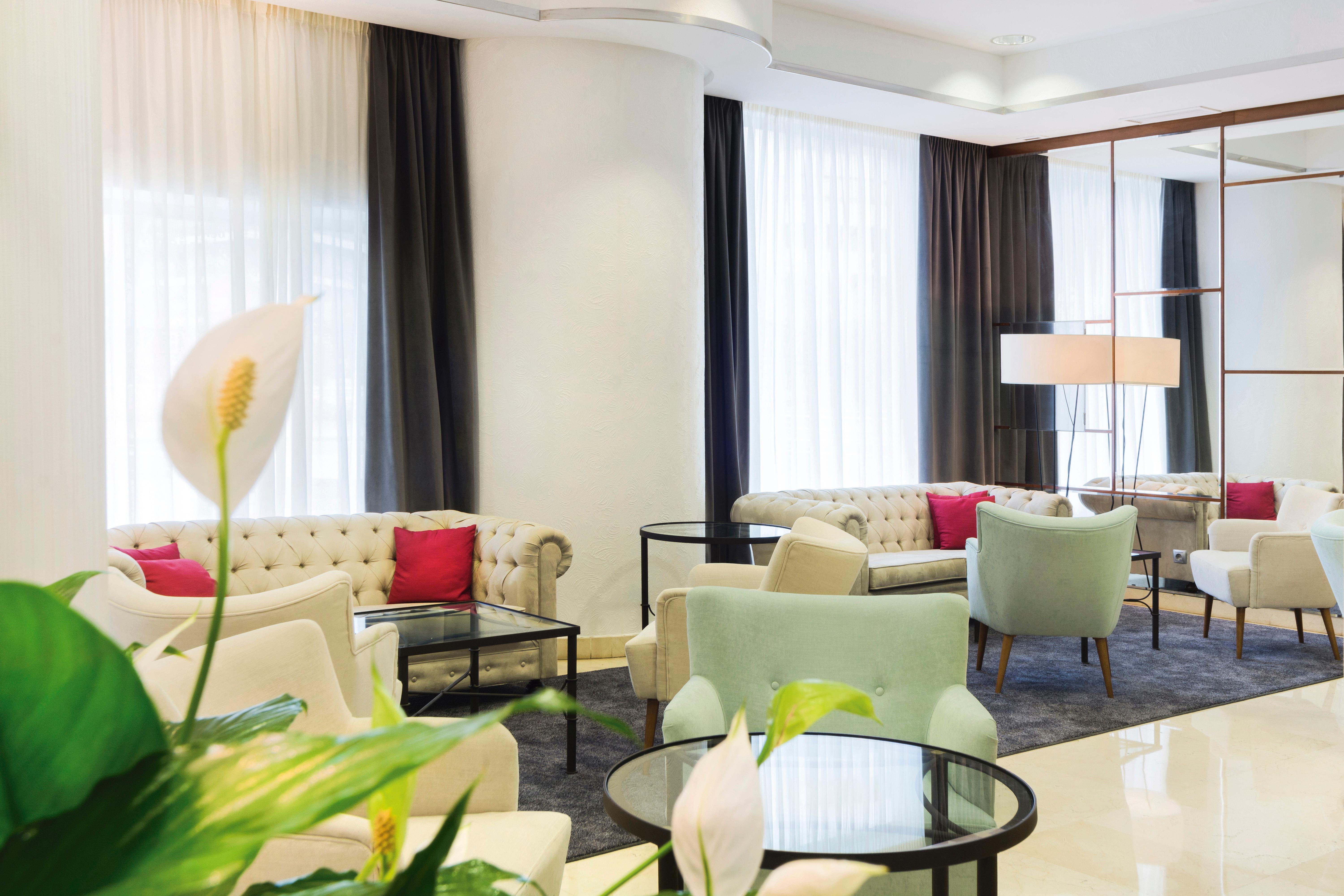 Hotel Gran Via โลโกรโญ ภายนอก รูปภาพ