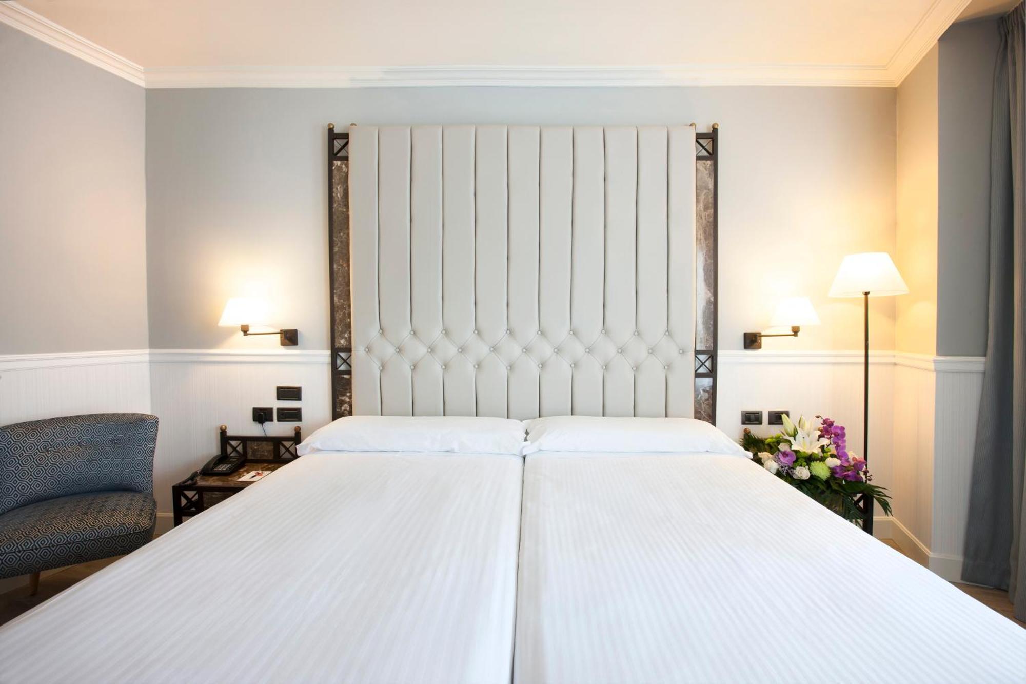 Hotel Gran Via โลโกรโญ ภายนอก รูปภาพ