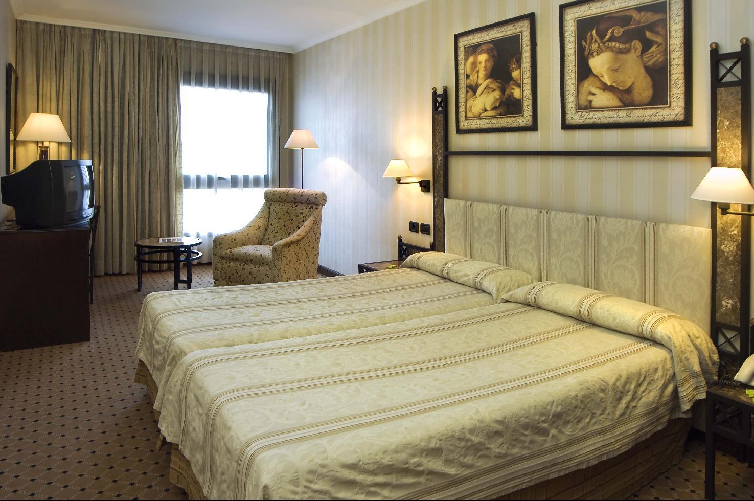 Hotel Gran Via โลโกรโญ ภายนอก รูปภาพ