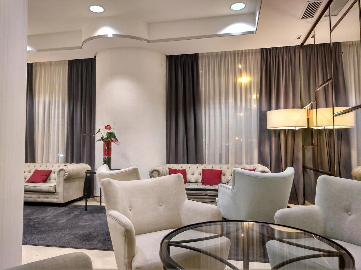 Hotel Gran Via โลโกรโญ ภายนอก รูปภาพ