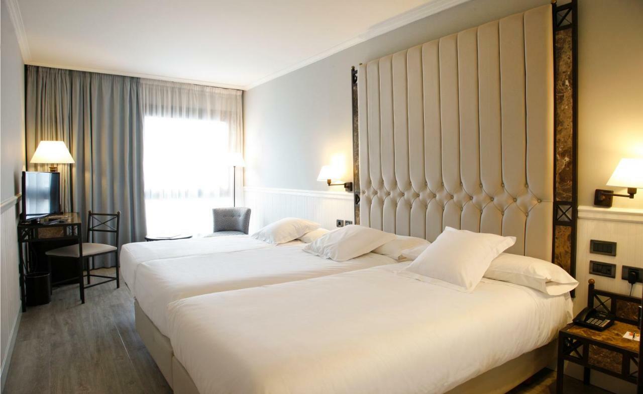 Hotel Gran Via โลโกรโญ ภายนอก รูปภาพ